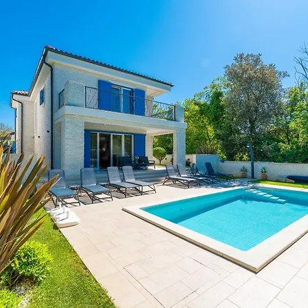 Modern With Pool And Wellness Villa