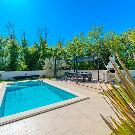 ヴィラ Modern With Pool And Wellness *