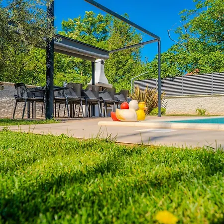 Modern With Pool And Wellness Villa Sveti Vid-Miholjice
