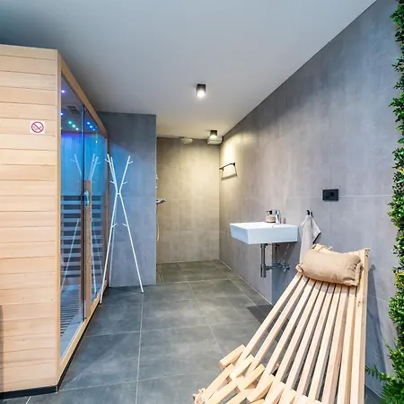 ヴィラ Modern With Pool And Wellness *