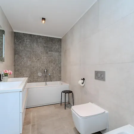 Villa Modern With Pool And Wellness