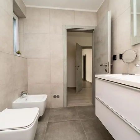 Modern With Pool And Wellness *