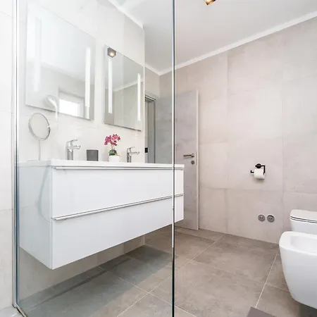 Villa Modern With Pool And Wellness Sveti Vid-Miholjice